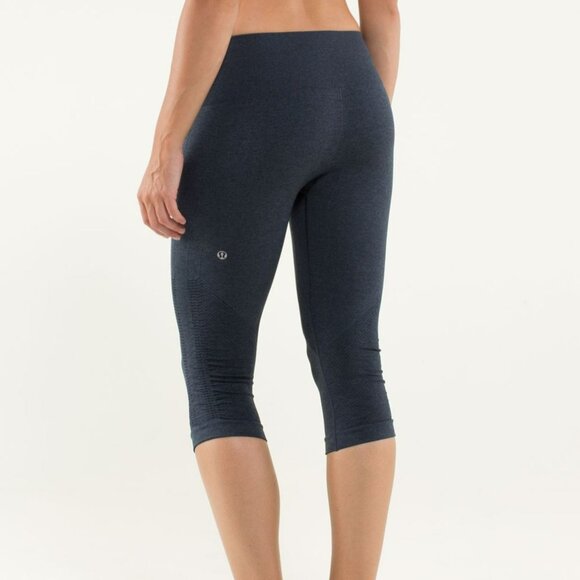 Lululemon In The Flow Crop II Heathered Inkwell, Size 12 - Picture 7 of 11